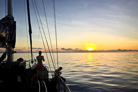 Coral Sea Dreaming: Overnight Dive, Snorkel And Sail Experience From Cairns - Kingaroy Accommodation 1