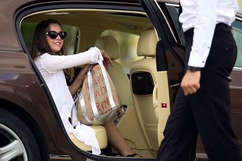 Adelaide Airport (ADL) To City Center To Airport - Private Transfer - Kingaroy Accommodation 1