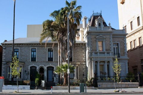 Adelaide Airport Transfers : Adelaide City To Airport ADL In Luxury Car - Kingaroy Accommodation 4