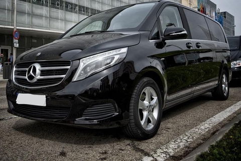 Arrival Private Transfer Melbourne Airport MEL To Melbourne City By Luxury Van - Kingaroy Accommodation 2