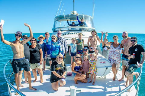 Full-Day Whale Sharks Swimming Experience On Ningaloo Reef - Kingaroy Accommodation 16