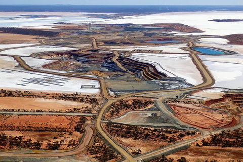 1-Hour Lake Lefroy Including Big Pit Scenic Flight From Kalgoorlie - Kingaroy Accommodation 0