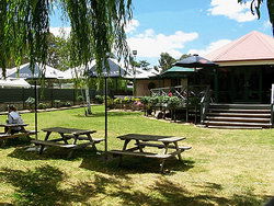 Oakbank Hotel - Kingaroy Accommodation 3