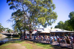 Anglers Tavern - Kingaroy Accommodation 3