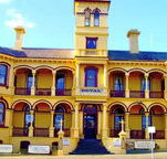 The Queenscliff Historic Royal Hotel - Kingaroy Accommodation