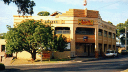 Royal Hotel Drouin - Kingaroy Accommodation