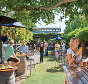 The Edinburgh Hotel and Cellars - Kingaroy Accommodation