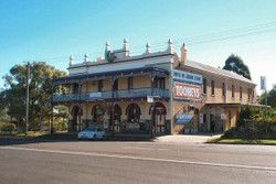 Caledonia Hotel - Kingaroy Accommodation 3