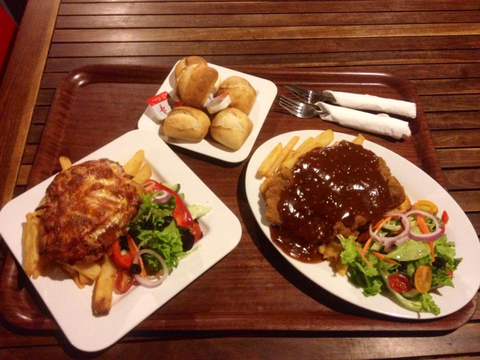 The Caves Country Pub - Kingaroy Accommodation 1