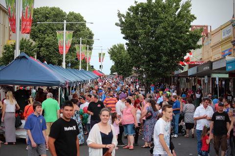 Cowra Christmas Street Festival - Kingaroy Accommodation 0