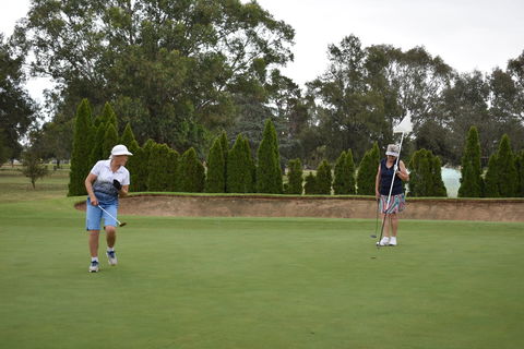 Howlong Golden Shoe Nine Hole Golf Tournament - Kingaroy Accommodation 1