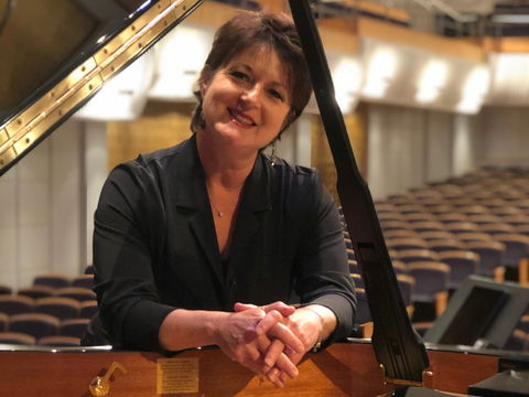 Selby And Friends: Love And Romance Turramurra - Kingaroy Accommodation 0