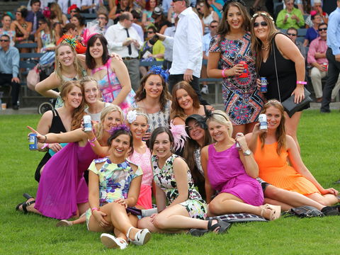 Albury Racing Club Boxing Day Races - Kingaroy Accommodation 2