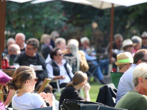 Music In The Gardens - Mitch King - Kingaroy Accommodation 1