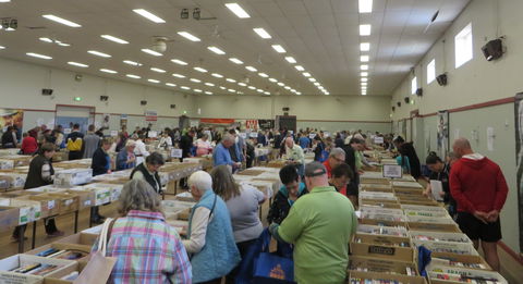 Rotary Club Of Wagga Wagga - Book Fair - Kingaroy Accommodation 0