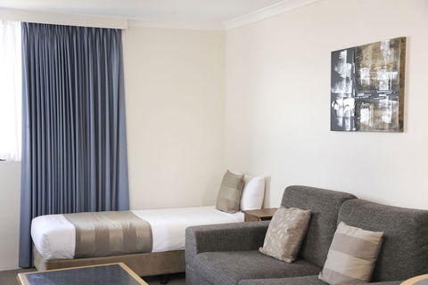 Lodestar Waterside Apartments - Kingaroy Accommodation 3