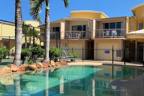Coolum Beach Getaway Resort - Kingaroy Accommodation 1