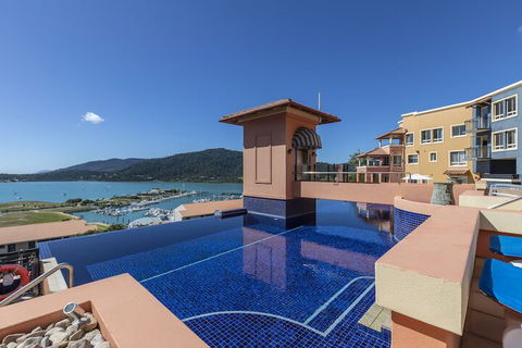 Martinique Whitsunday - Kingaroy Accommodation 6