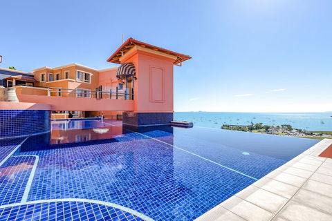 Martinique Whitsunday - Kingaroy Accommodation 3