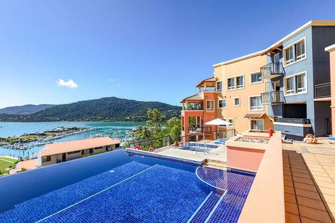 Martinique Whitsunday - Kingaroy Accommodation 4