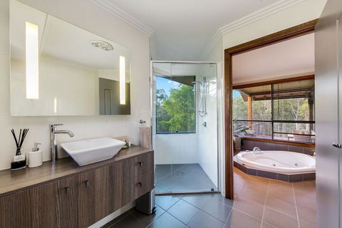 Cedars Mount View - Kingaroy Accommodation 6