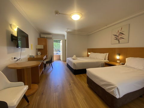 Garden Lodge Sydney - Kingaroy Accommodation 5