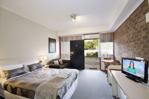 Lorne Coachman Inn - Kingaroy Accommodation 6