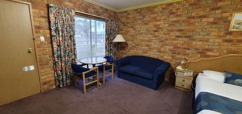 Pines Country Club Motor Inn - Kingaroy Accommodation 4
