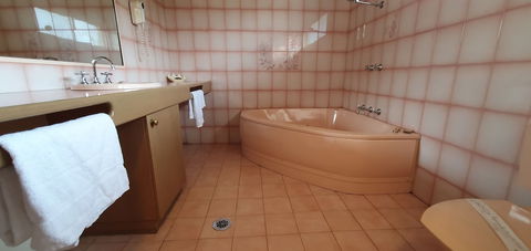 Pines Country Club Motor Inn - Kingaroy Accommodation 6