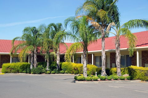 Pines Country Club Motor Inn - Kingaroy Accommodation 0