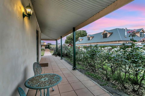 Abbotsford Country House - Kingaroy Accommodation 3