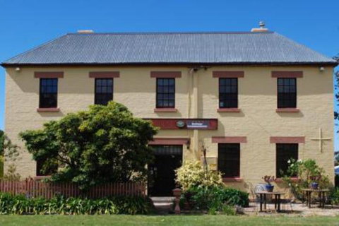 Schouten House - Kingaroy Accommodation 4
