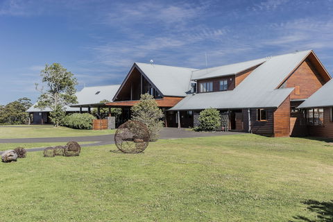 Spicers Peak Lodge - Kingaroy Accommodation 0