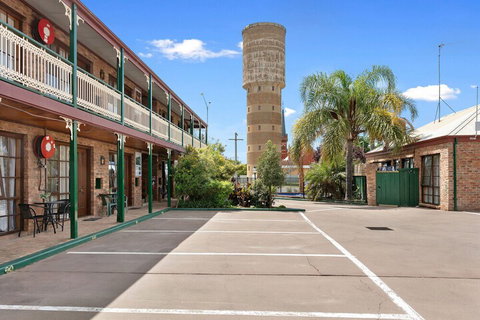 The Settlement Historic Hotel - Kingaroy Accommodation 3