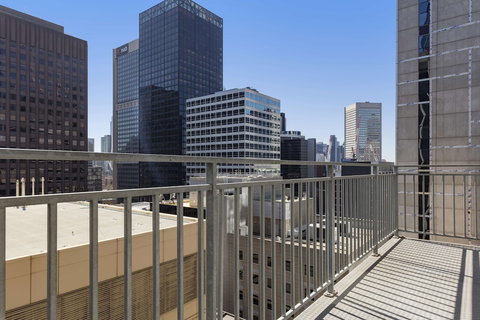 Oaks Melbourne On Collins Hotel - Kingaroy Accommodation 1