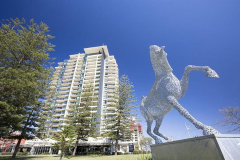 Mantra Broadbeach On The Park - Kingaroy Accommodation 2