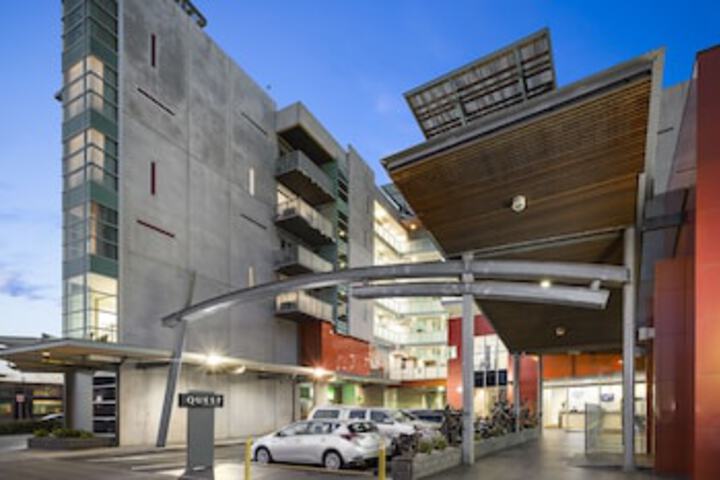 Cairnlea VIC Kingaroy Accommodation