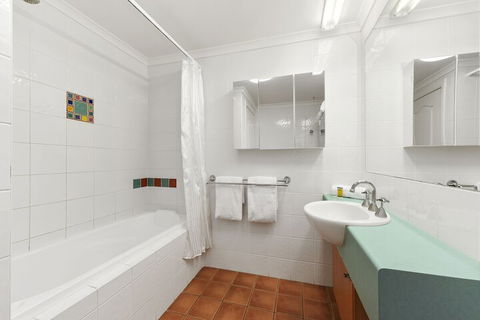 Flynns Beach Resort - Kingaroy Accommodation 7