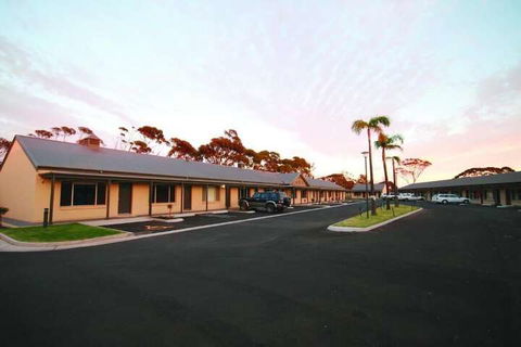 Sundowner Motel Hotel - Kingaroy Accommodation 3