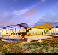 Cloudy Bay Beach House - Kingaroy Accommodation