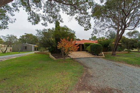Holiday House On One Six Six - Kingaroy Accommodation 0