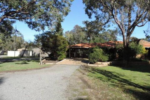 Holiday House On One Six Six - Kingaroy Accommodation 2