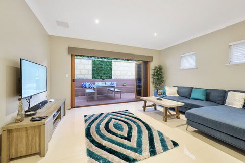 Sorrento Beach Manor - Kingaroy Accommodation 2