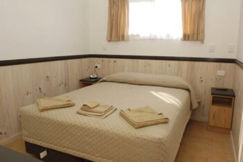 Longreach Tourist Park Caravan Park - Kingaroy Accommodation 5