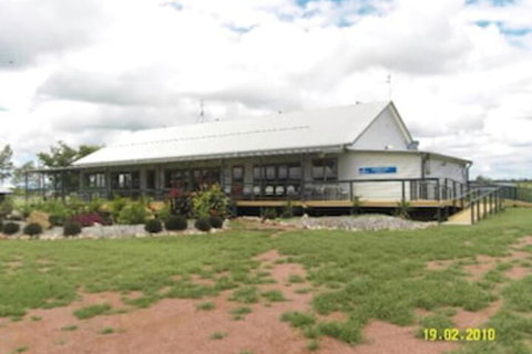 Longreach Tourist Park Caravan Park - Kingaroy Accommodation 2