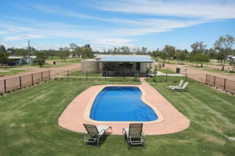 Longreach Tourist Park Caravan Park - Kingaroy Accommodation 3