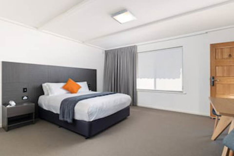 Mick O'Shea's - Kingaroy Accommodation 0