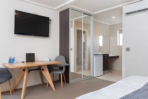 Mick O'Shea's - Kingaroy Accommodation 4