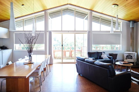 Feathertop Winery - Kingaroy Accommodation 1