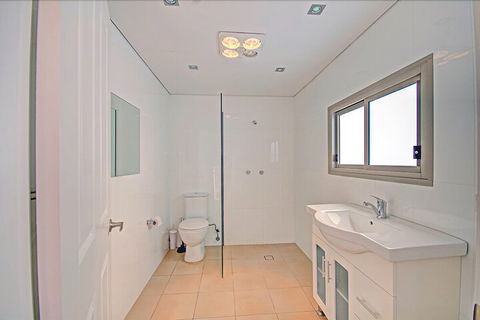 Oakland Cottage - Kingaroy Accommodation 6